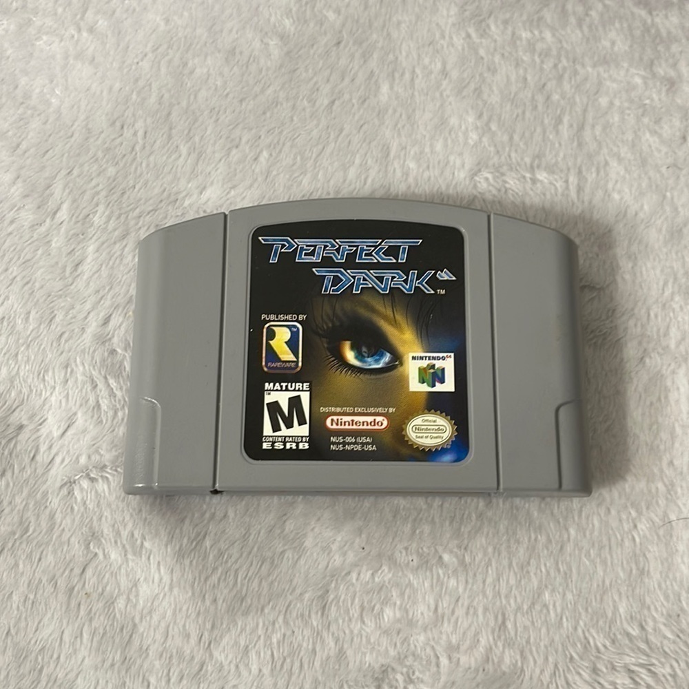 Nintendo N64 perfect dark game